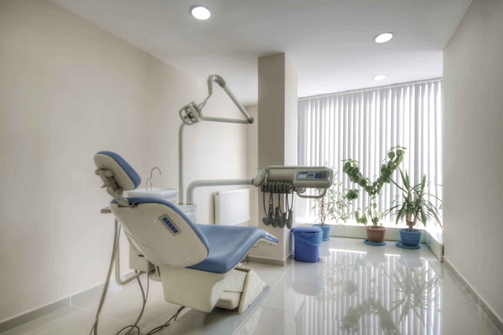 Friendly Dental Office, Worcester Massachusetts. Family & General, Dentistry, Implant Dentistry, Cosmetic Dentistry, Sleep Dentistry, Dentures, Invisalign, TMJ/Jaw Pain